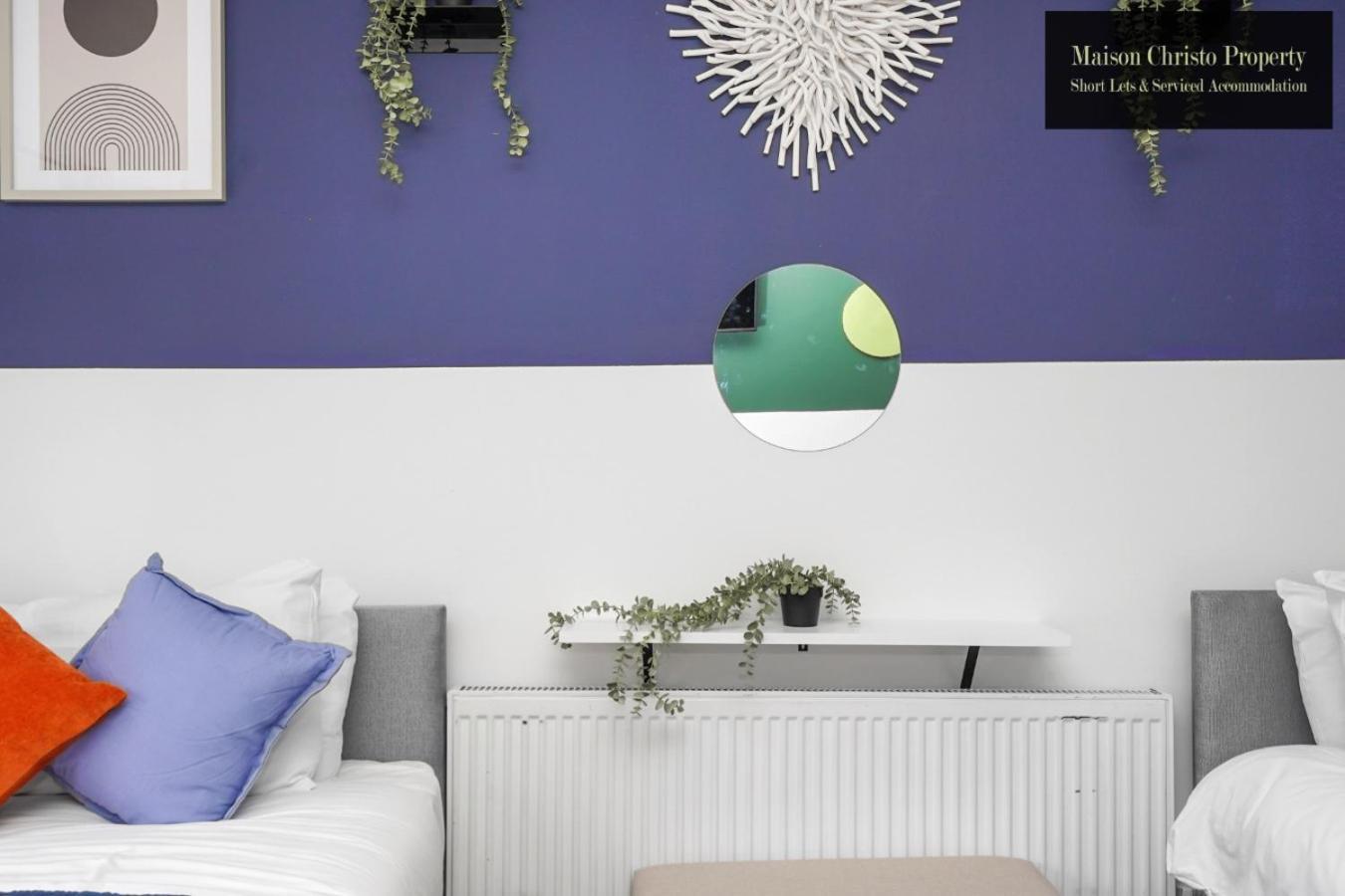 Apartment Chic With Private Terrace In East London, Sleeps 6, Servcied By Maison Christo Short Lets & Serviced Accomdation *