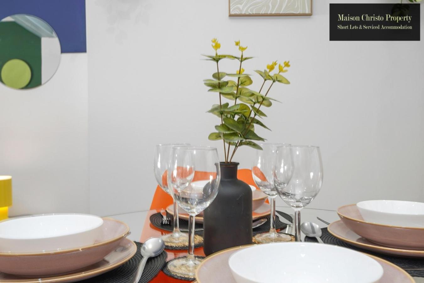 Chic With Private Terrace In East London, Sleeps 6, Servcied By Maison Christo Short Lets & Serviced Accomdation * London