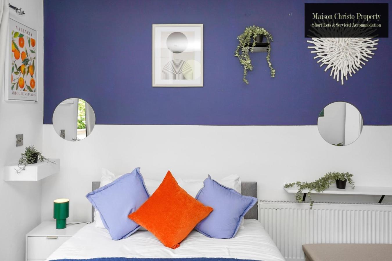 Chic With Private Terrace In East London, Sleeps 6, Servcied By Maison Christo Short Lets & Serviced Accomdation London