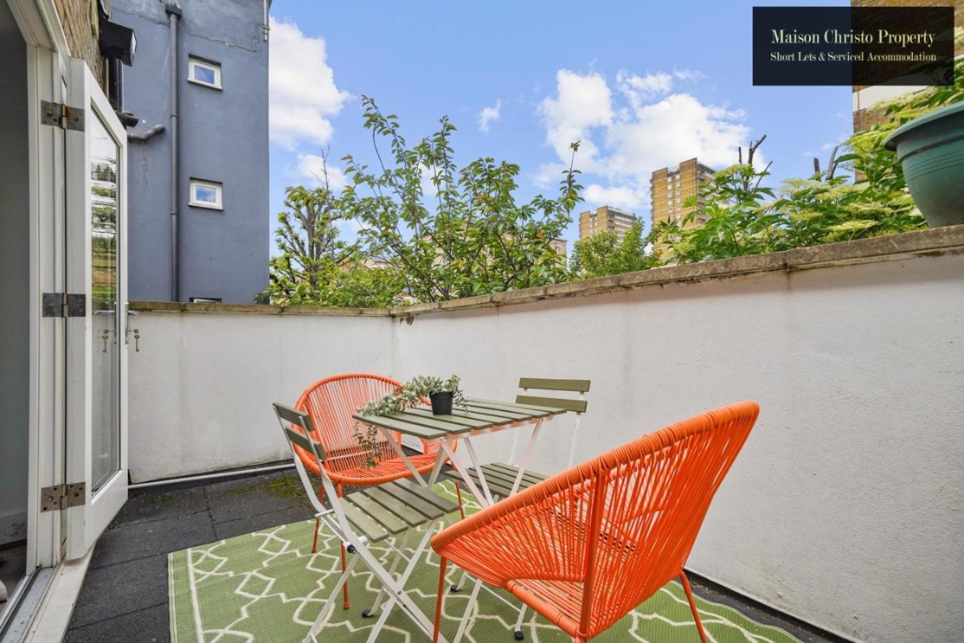 Chic With Private Terrace In East London, Sleeps 6, Servcied By Maison Christo Short Lets & Serviced Accomdation
